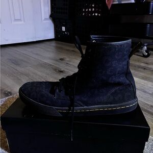 Black High-Top Womans Shoe